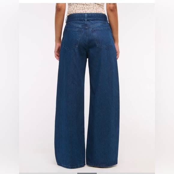 *NWT* A&F High rise Wide-Leg Jeans - Picture 3 of 3